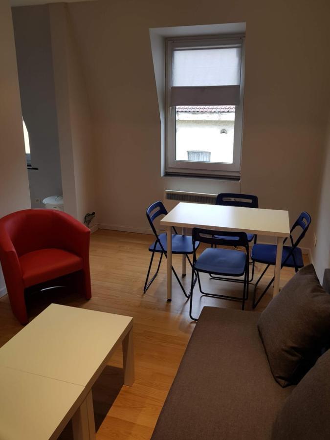 Central Yellow Apartment ブリュッセル エクステリア 写真
