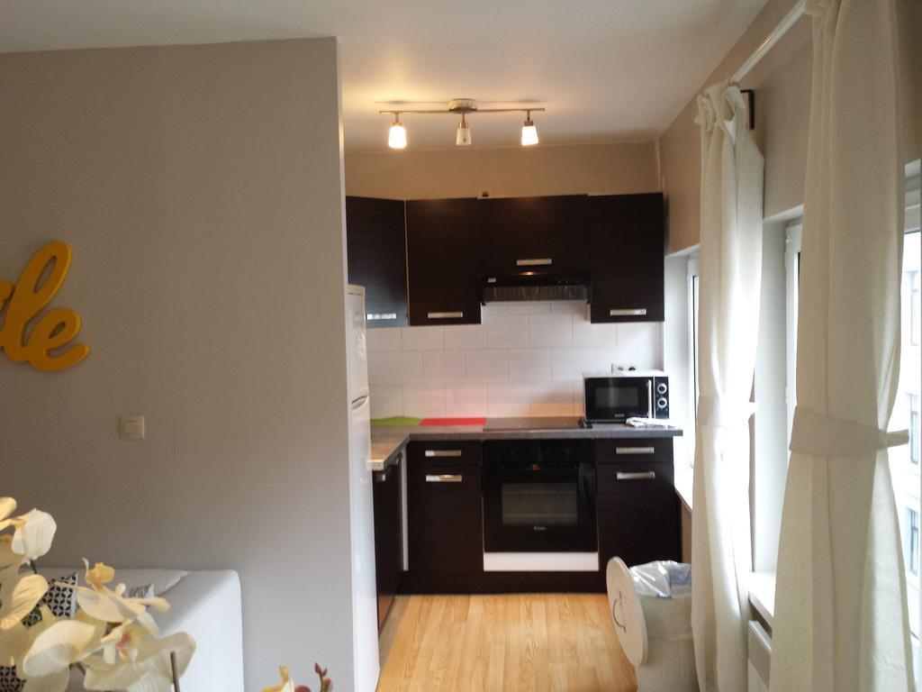 Central Yellow Apartment ブリュッセル エクステリア 写真