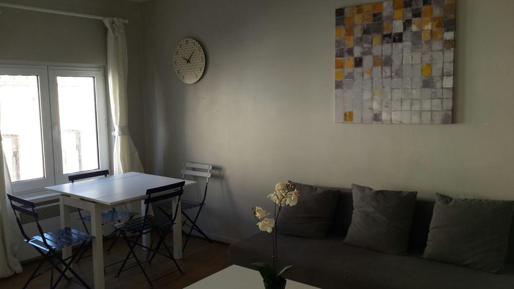 Central Yellow Apartment ブリュッセル エクステリア 写真