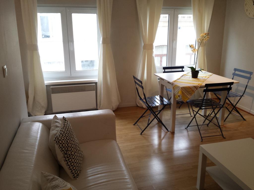 Central Yellow Apartment ブリュッセル エクステリア 写真