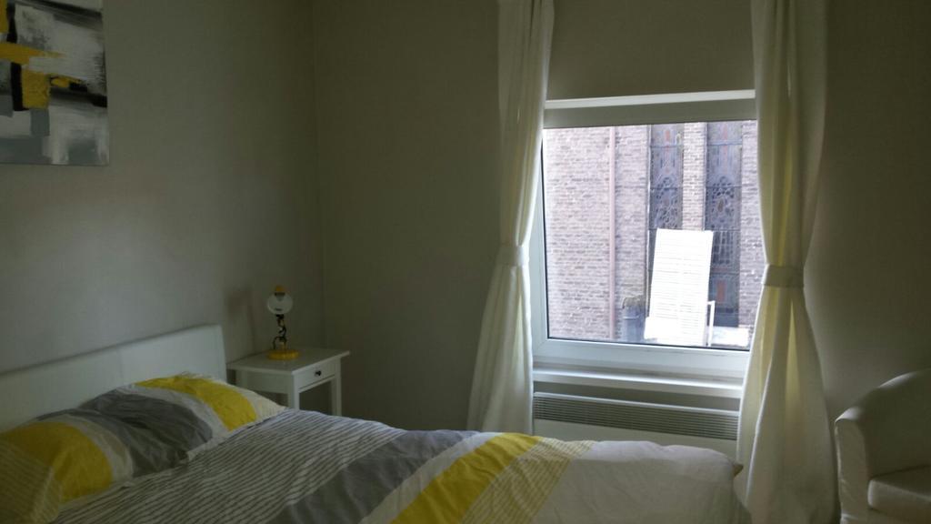 Central Yellow Apartment ブリュッセル エクステリア 写真