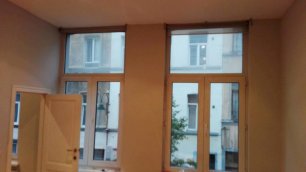 Central Yellow Apartment ブリュッセル エクステリア 写真